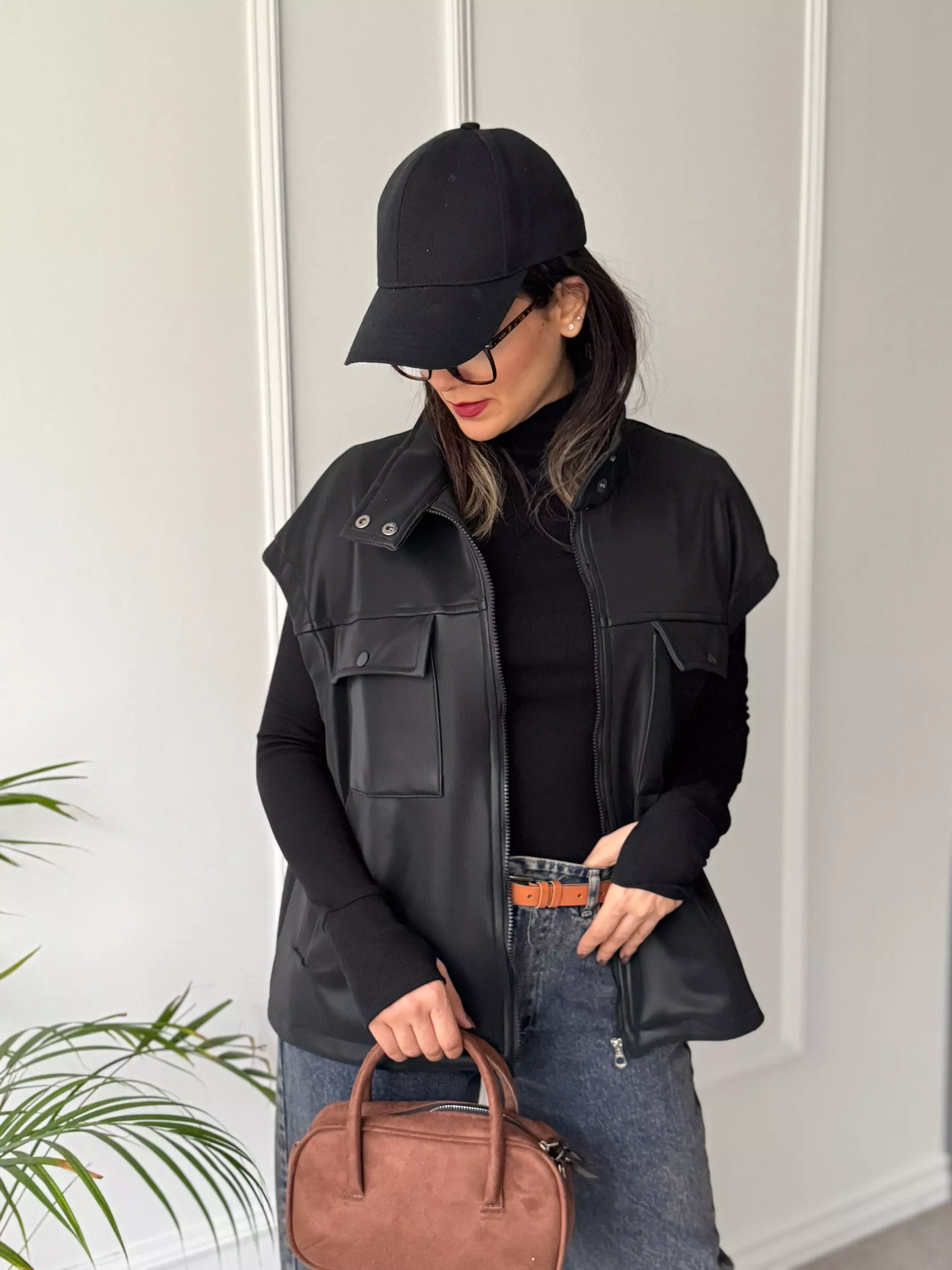 وست چرم اسپرت ( دارای ایراد جزئی )